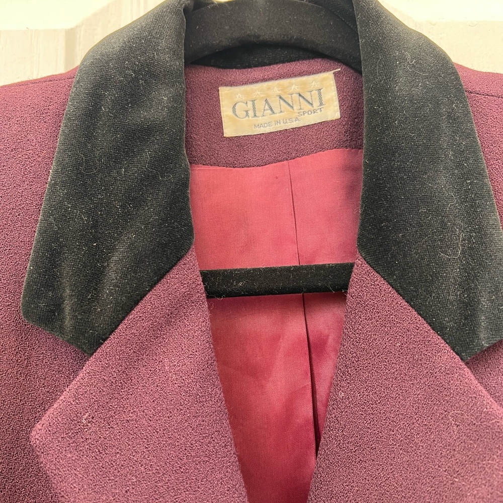 Vintage Gianni Sport Wool Blazer with Black Velvet Accents  (Size 10) Burgundy - Picture 8 of 9